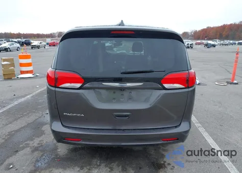 2017 Chrysler Pacifica Touring z USA, uszkodzony, nr VIN 2C4RC1DG2HR636285